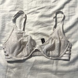 32DD Victoria’s Secret Bra